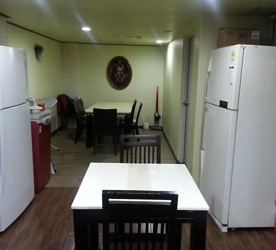 ホステル Sinchon Livingtel *